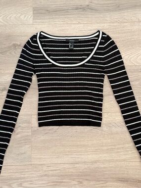 Striped Scoop Neck Cropped Sweater